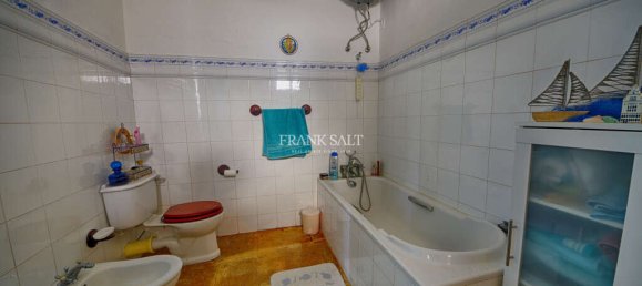 4 bedrooms House in Zurrieq, Malta No. 1700 29