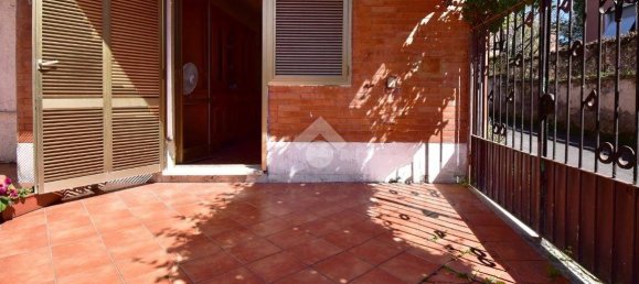 2 bedrooms Apartment in Rome, Italy No. 54795 5
