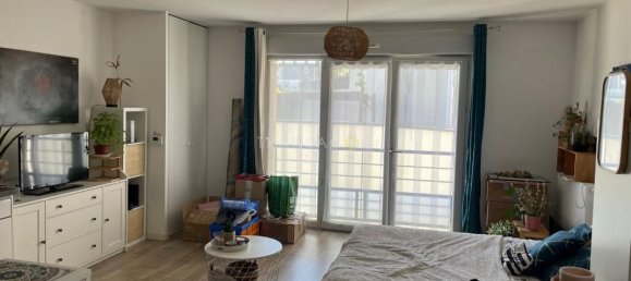Studio in Tours, France No. 155828 3