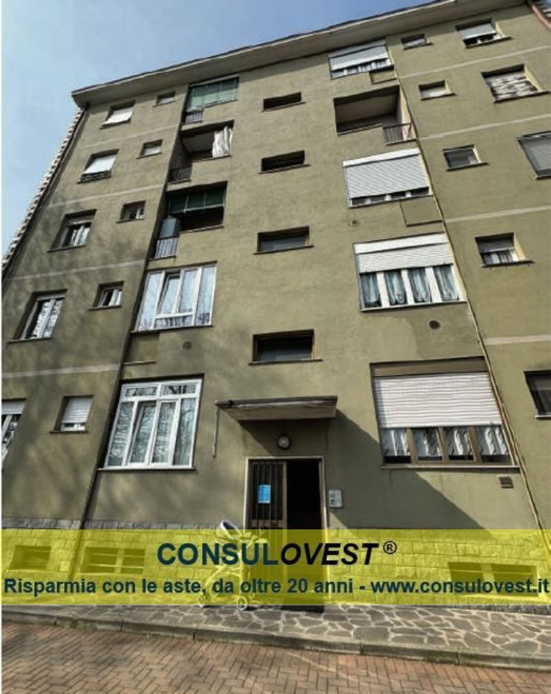 3 rooms Apartment in Cormano, Italy No. 215855