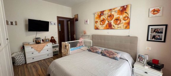 2 chambres Appartement à Poggibonsi, Italy No. 381799 2