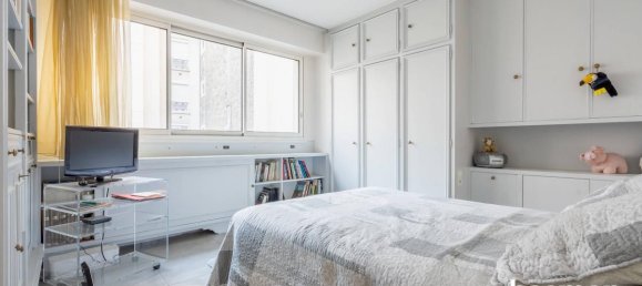 3 bedrooms Apartment in Paris, France No. 163547 8