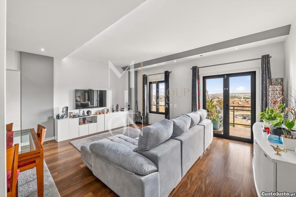 3 bedrooms Apartment in Amadora, Portugal No. 346351