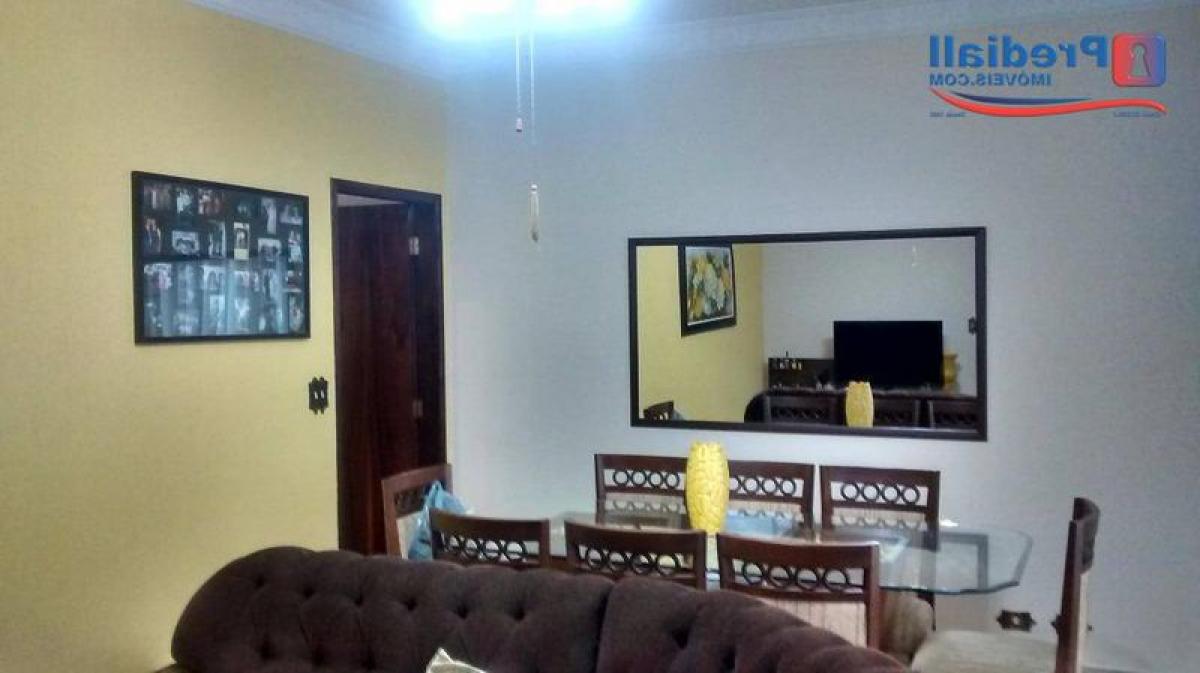 Casa de 3 dormitorios en Sao Paulo, Brazil No. 447930