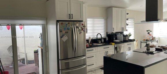 4 dormitorios villa en venta en Miami, Miami-Dade, Florida, USA № 614799 5