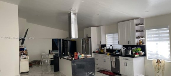 4 dormitorios villa en venta en Miami, Miami-Dade, Florida, USA № 614799 6