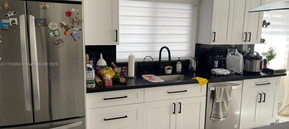 4 dormitorios villa en venta en Miami, Miami-Dade, Florida, USA № 614799 7