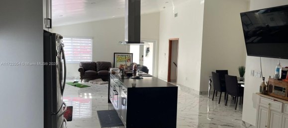 4 dormitorios villa en venta en Miami, Miami-Dade, Florida, USA № 614799 4