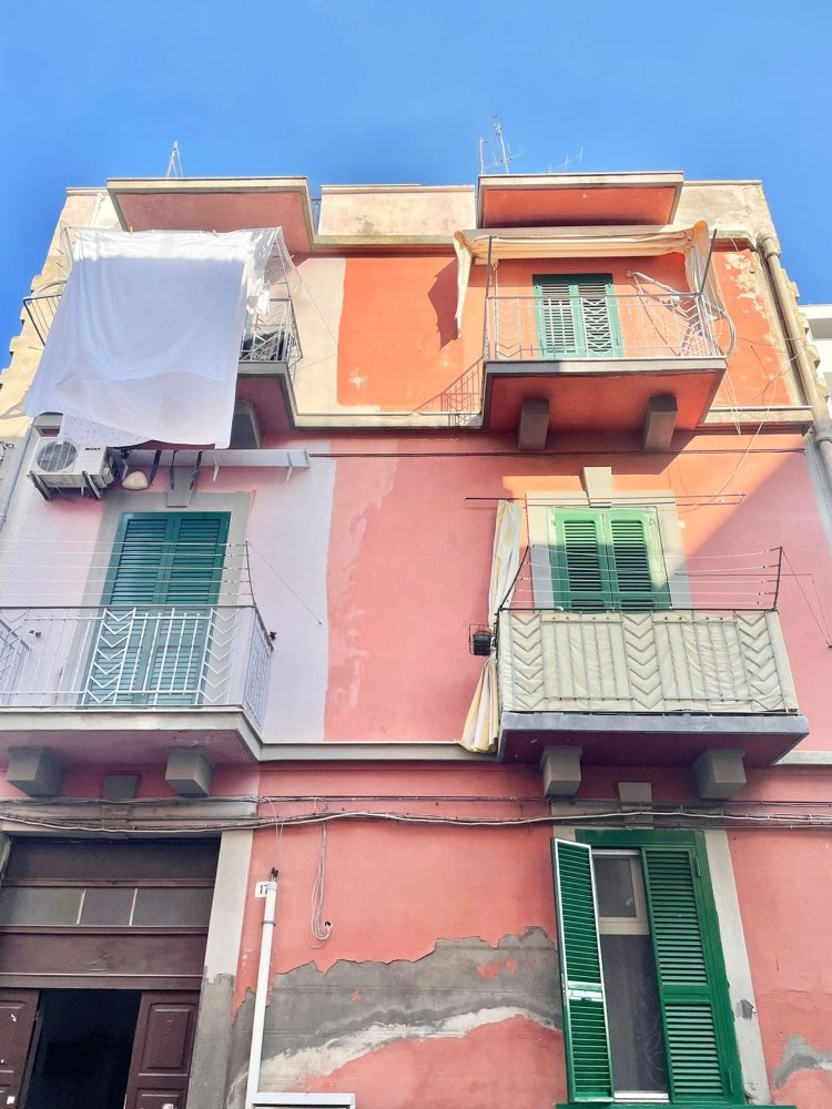 2غرفة شقة في Bari, Italy رقم 11307