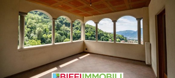 Пентхаус с 2 спальнями в Лекко, Италия № 327782 4