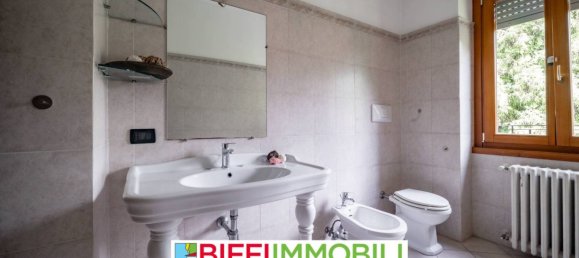 Пентхаус с 2 спальнями в Лекко, Италия № 327782 24