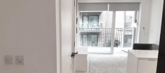 Studio in Southall, United Kingdom, Nr. 11110 10