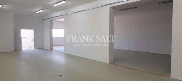 Lagerhaus in Qormi, Malta 750m², Nr. 12794 12