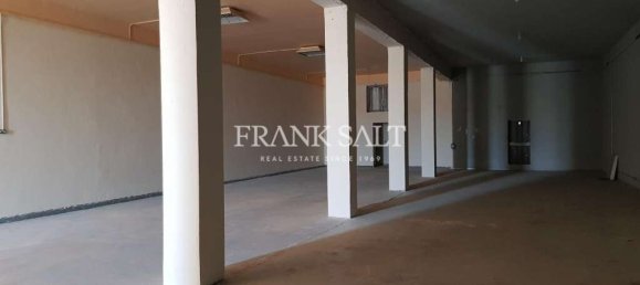 Lagerhaus in Qormi, Malta 750m², Nr. 12794 4