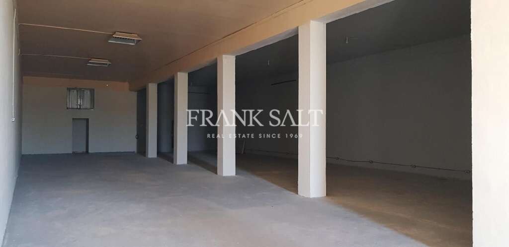 Lagerhaus in Qormi, Malta 750m², Nr. 12794