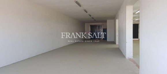 Lagerhaus in Qormi, Malta 750m², Nr. 12794 10