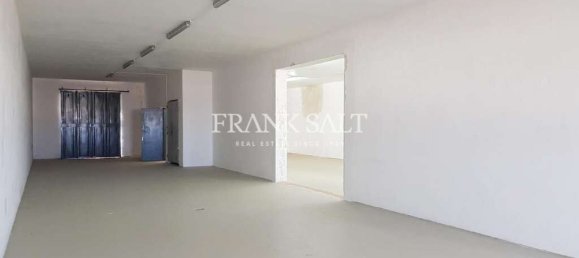 Lagerhaus in Qormi, Malta 750m², Nr. 12794 8