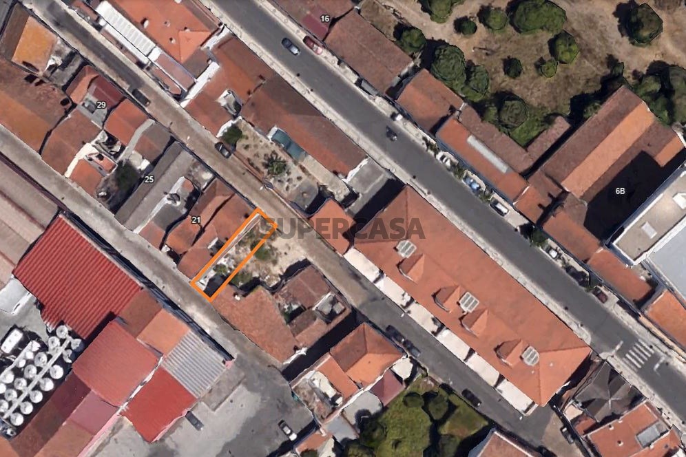 90m² Land in Almeirim, Portugal No. 250963