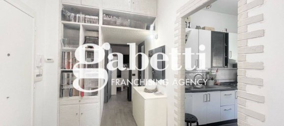 2 rooms Apartment in Rome, Italy No. 53107 7