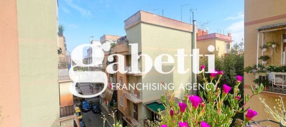 2 rooms Apartment in Rome, Italy No. 53107 92