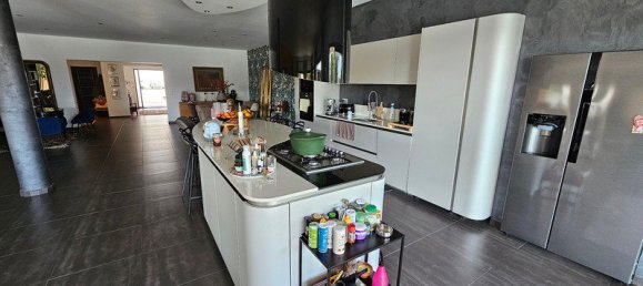 4 Schlafzimmer Haus in Solaro, France, Nr. 235276 5