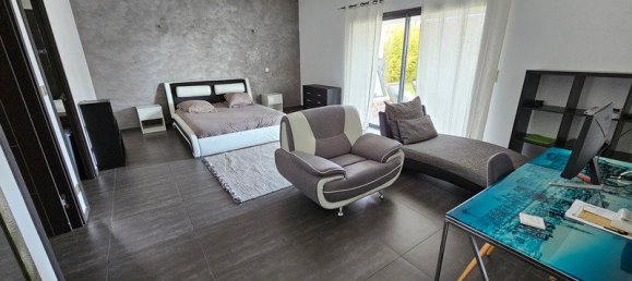 4 Schlafzimmer Haus in Solaro, France, Nr. 235276 10