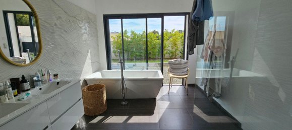 4 Schlafzimmer Haus in Solaro, France, Nr. 235276 11