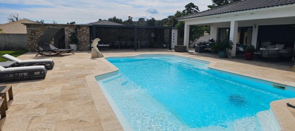 4 Schlafzimmer Haus in Solaro, France, Nr. 235276 8