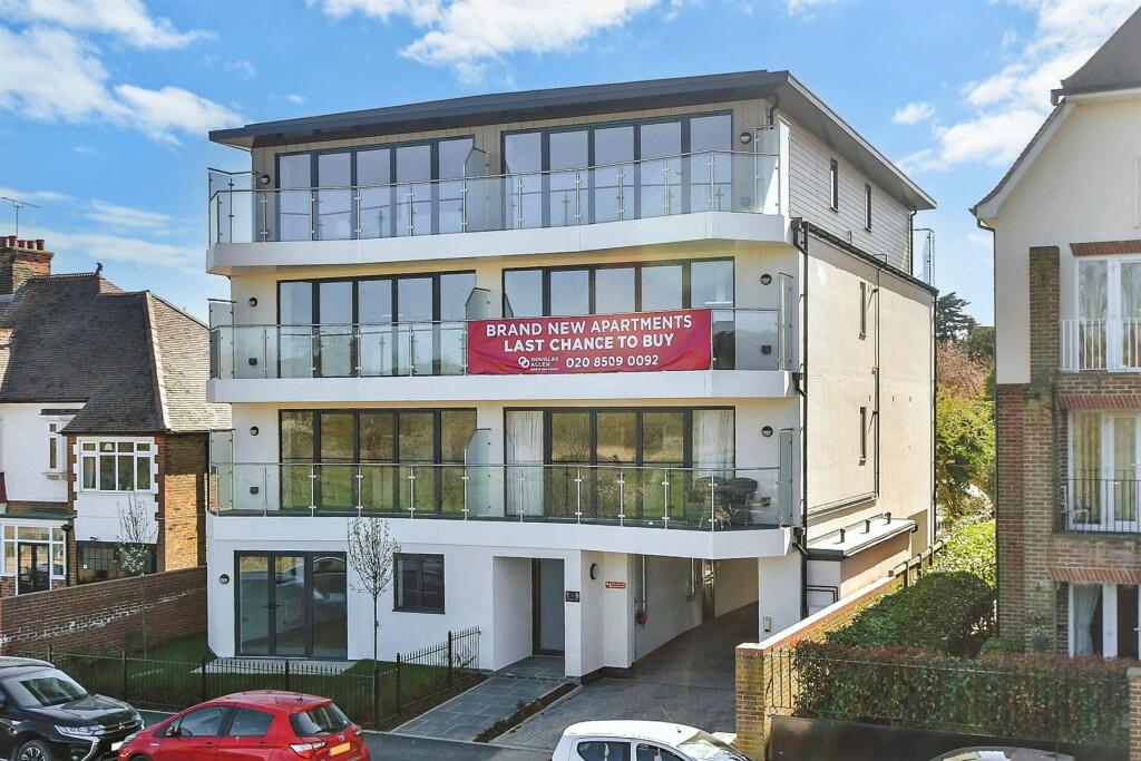 2 bedrooms Apartment in Chingford, United Kingdom No. 3935