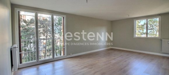 2 bedrooms Apartment in Reims, France No. 46526 4