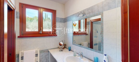 6 bedrooms House in Camerata Picena, Italy No. 335328 3