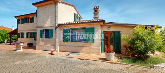 6 bedrooms House in Camerata Picena, Italy No. 335328 13