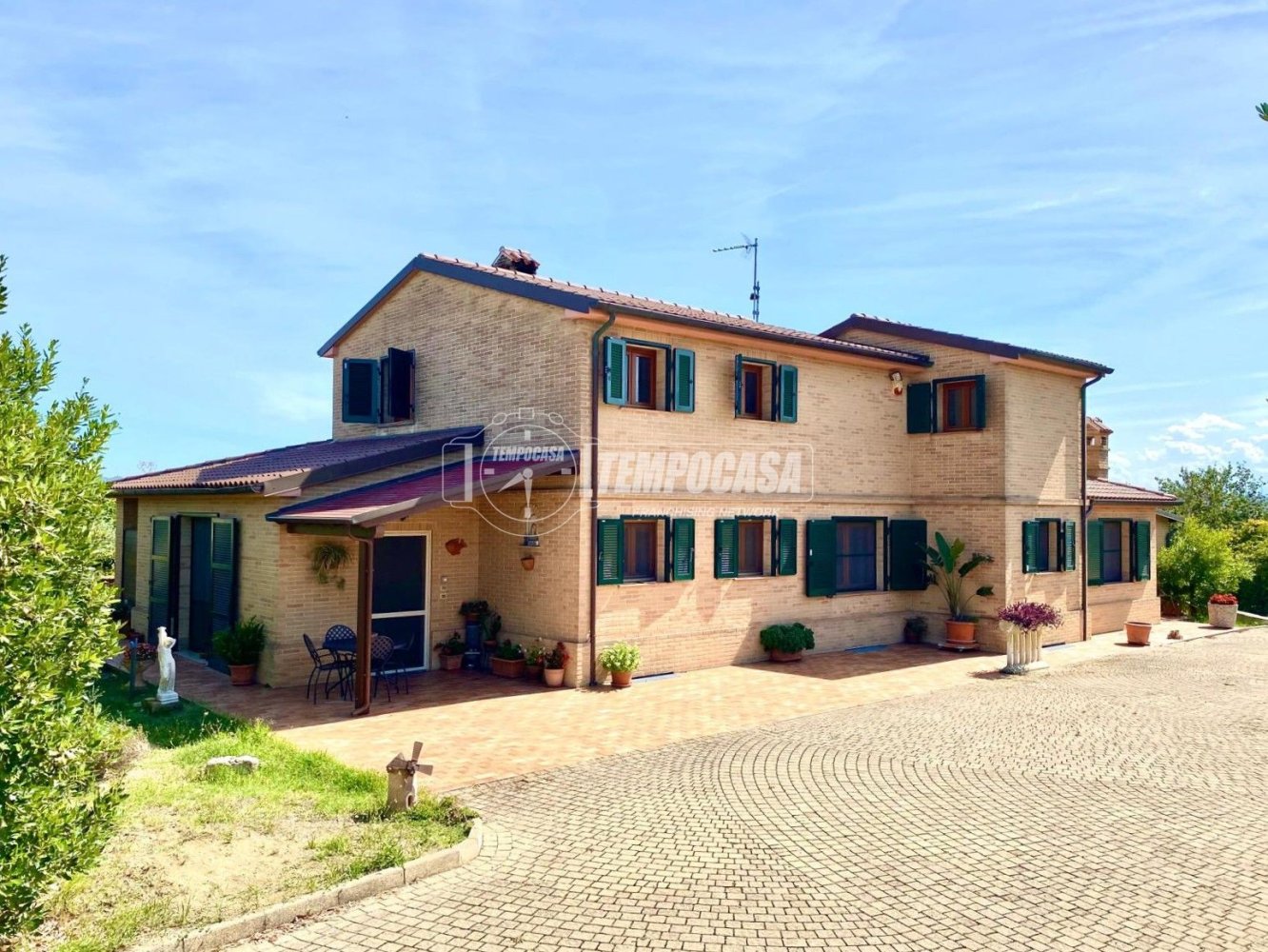 6 bedrooms House in Camerata Picena, Italy No. 335328