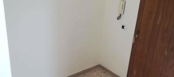 4-Zimmer Wohnung in Naples, Italy, Nr. 174482 3