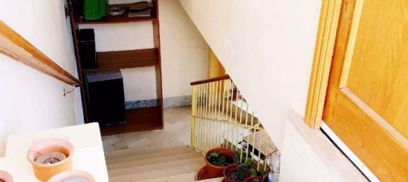 4-Zimmer Wohnung in Naples, Italy, Nr. 174482 9