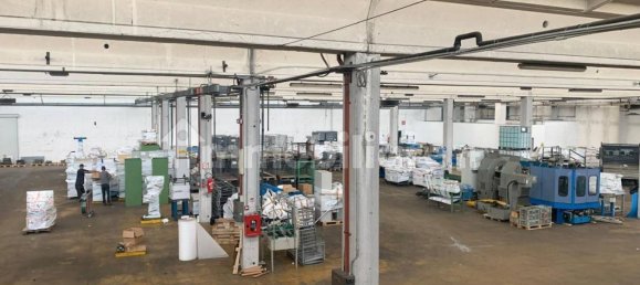 Lagerhaus in Torreglia, Italy 8548m², Nr. 320964 13