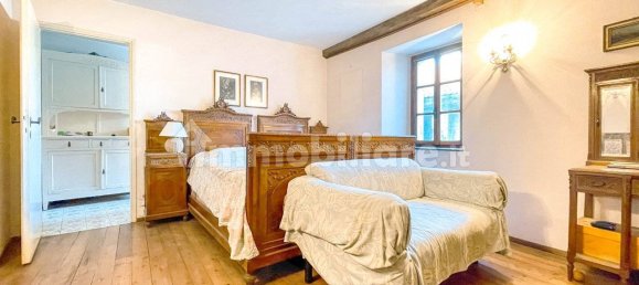 9 bedrooms House in Orta San Giulio, Italy No. 105005 3