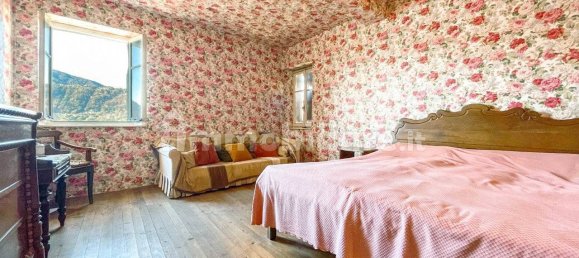 9 bedrooms House in Orta San Giulio, Italy No. 105005 4