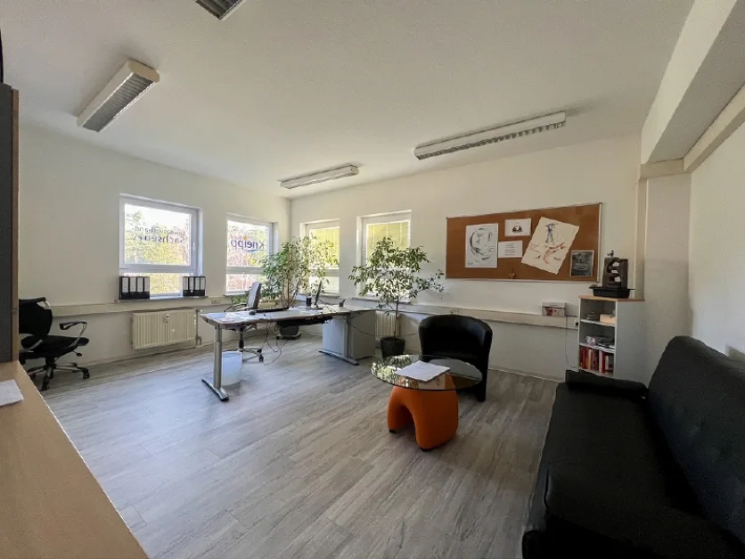  عقار تجاري في Dresden, Germany 217متر مربع رقم 66742