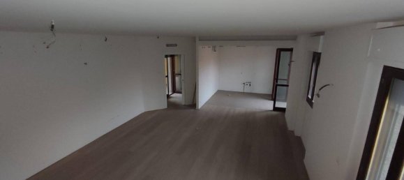 Apartamento T5 em Bovisio Masciago, Italy N.º 281722 13