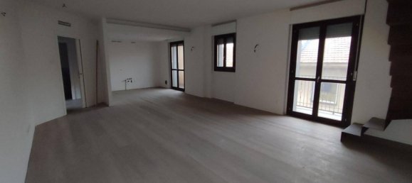 Apartamento T5 em Bovisio Masciago, Italy N.º 281722 5