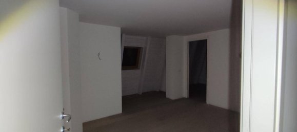 Apartamento T5 em Bovisio Masciago, Italy N.º 281722 11