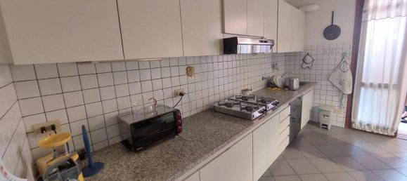 5 bedrooms Apartment in Empoli, Italy No. 370820 2