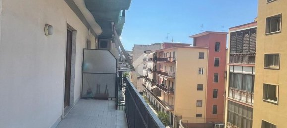 4 bedrooms Apartment in Torre Annunziata, Italy No. 341289 2