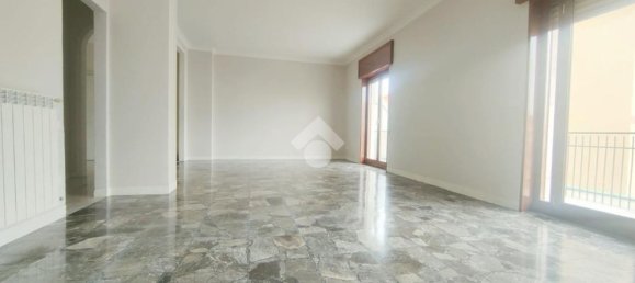 4 bedrooms Apartment in Torre Annunziata, Italy No. 341289 6