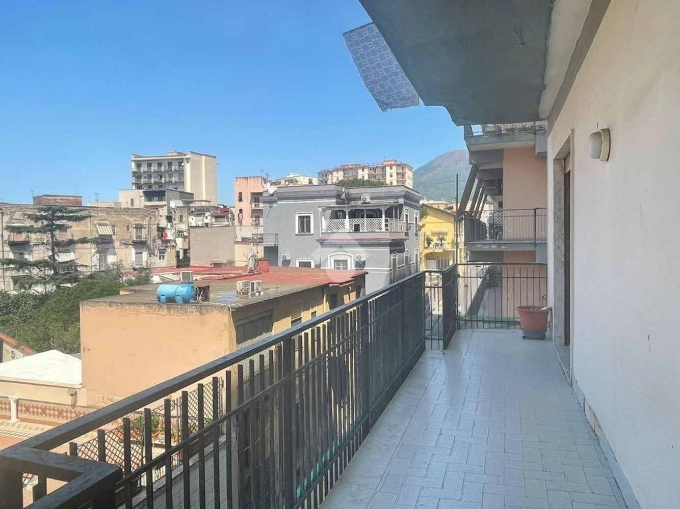 4 bedrooms Apartment in Torre Annunziata, Italy No. 341289