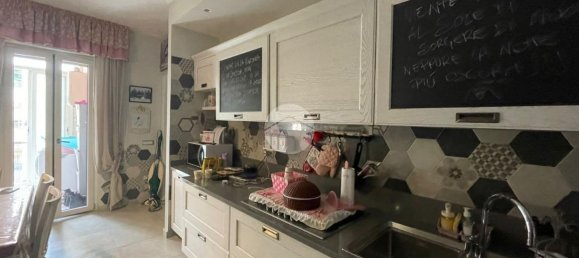 4غرفة شقة في Torre del Greco, Italy رقم 7023 3