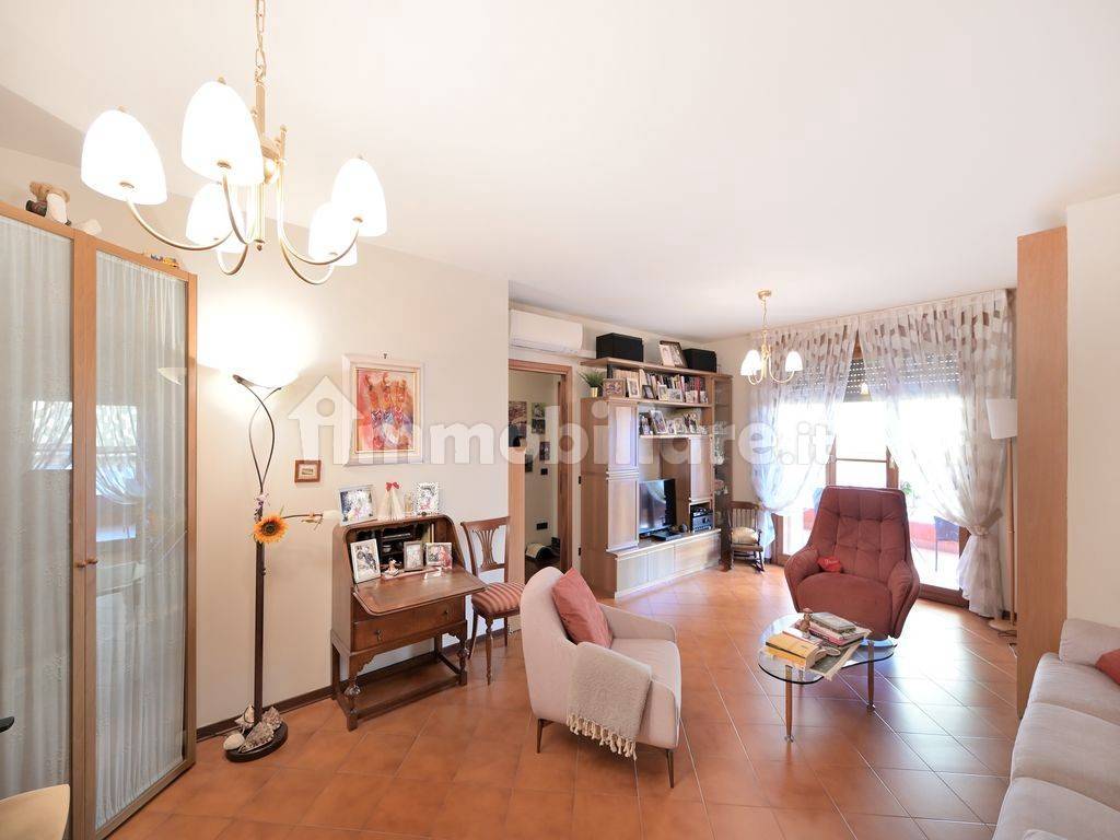 2 Schlafzimmer Wohnung in Abbiategrasso, Italy, Nr. 384035