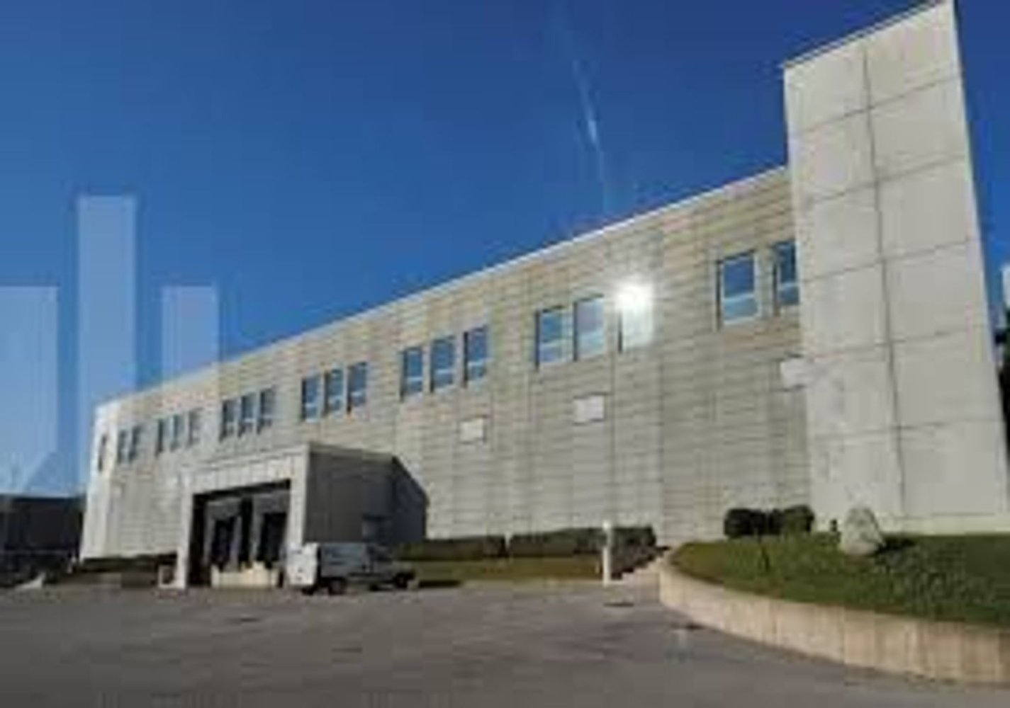 233m² Building in Ferrara, Italy No. 395215