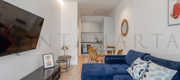 3 bedrooms Apartment in Milan, Italy No. 364237 3